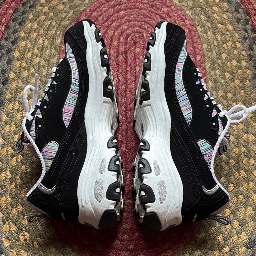 Skechers D'Lites Black & White Sneakers. Women’s Size 9 Like NEW - Picture 7 of 11